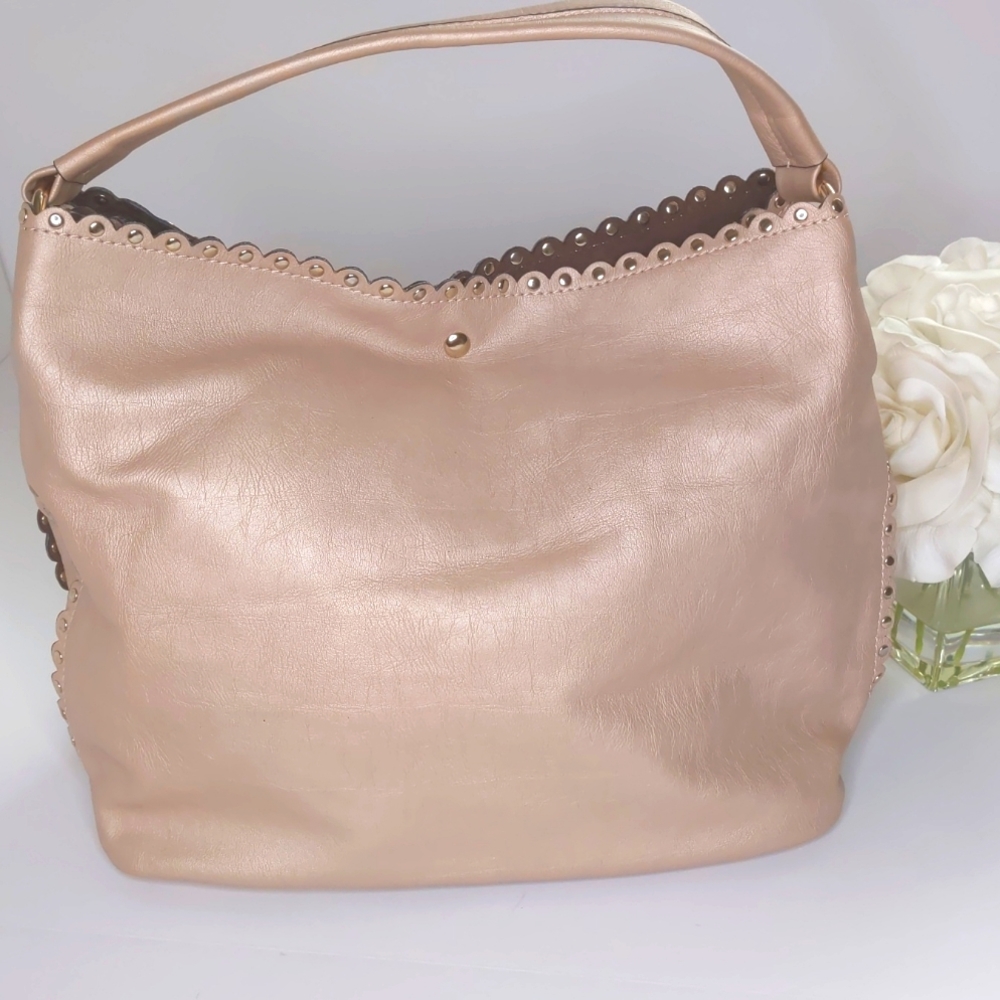 Hobo Bag Light Metallic Pink button closure